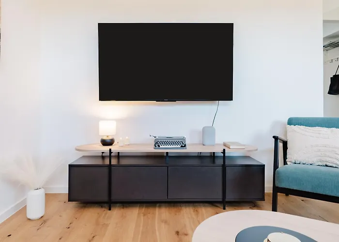 דירה Days - One Bedroom With Ac And Workspace In Holesovice *