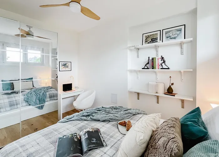 Days - One Bedroom With Ac And Workspace In Holesovice *