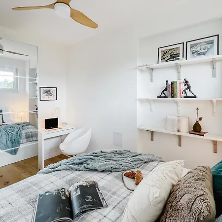 Days - One Bedroom With Ac And Workspace In Holesovice *