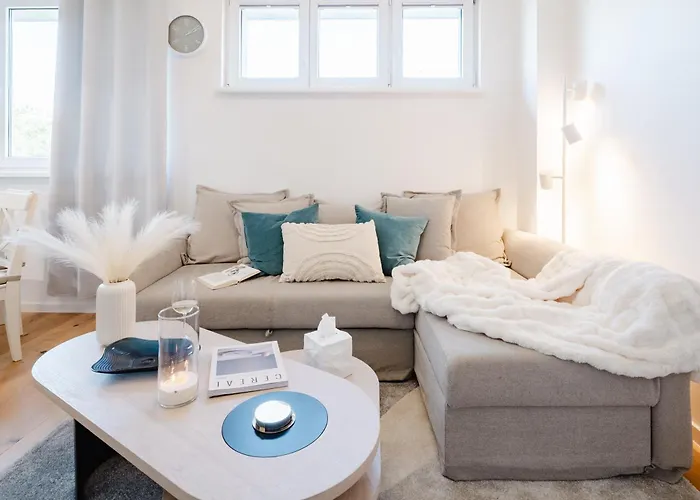 Days - One Bedroom With Ac And Workspace In Holesovice * Πράγα