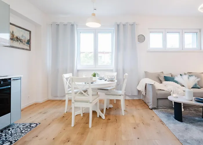 Days - One Bedroom With Ac And Workspace In Holesovice Διαμέρισμα