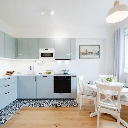Appartement Days - One Bedroom With Ac And Workspace In Holesovice Praag